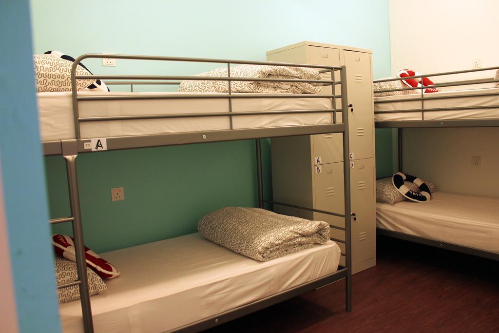 Roof Talk Theme Hostel Τζόχορ Μπάχρου Δωμάτιο φωτογραφία