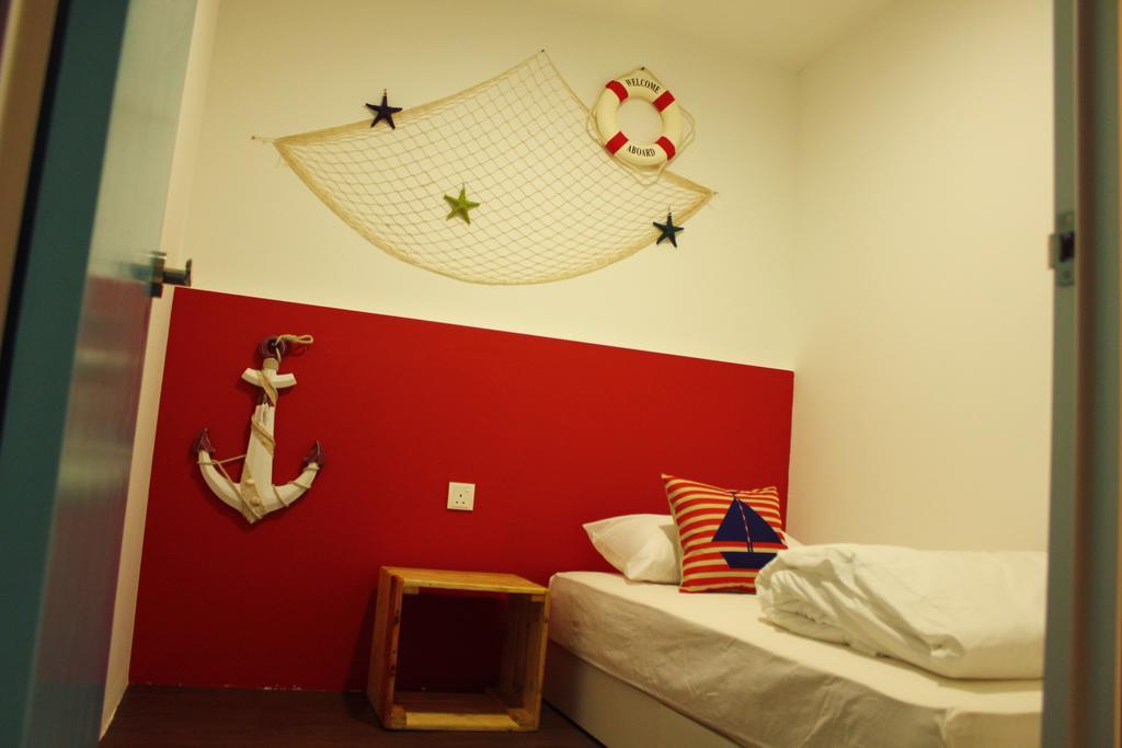 Roof Talk Theme Hostel Τζόχορ Μπάχρου Δωμάτιο φωτογραφία