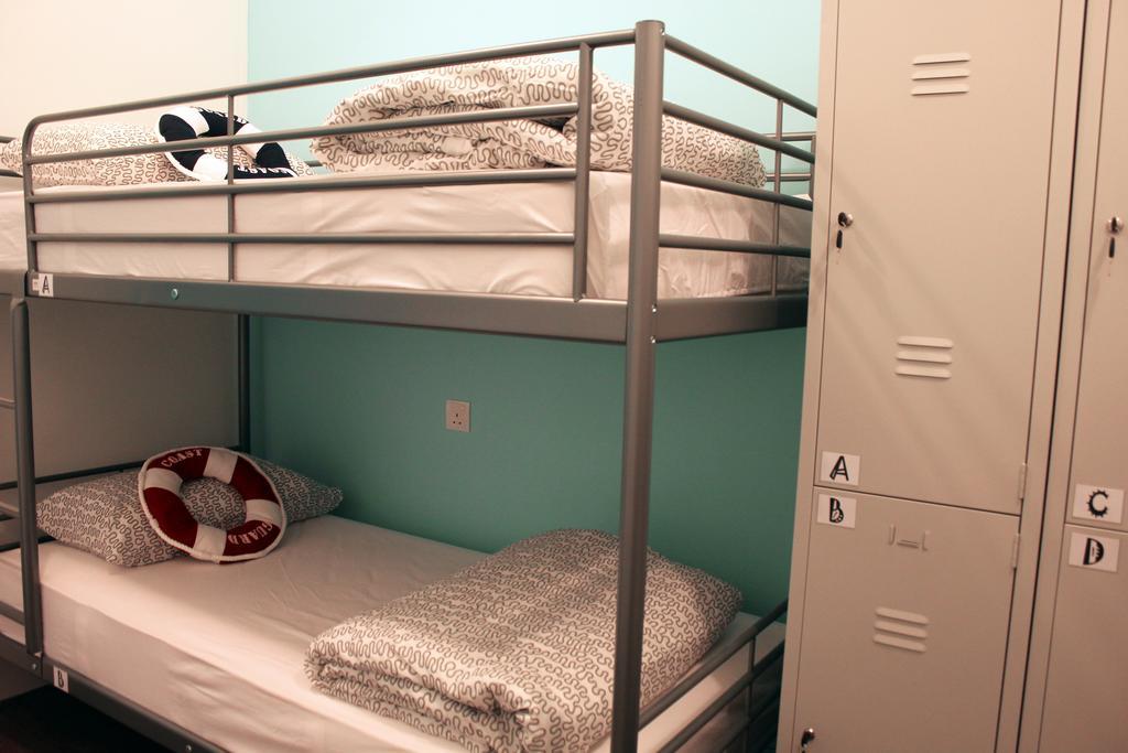 Roof Talk Theme Hostel Τζόχορ Μπάχρου Δωμάτιο φωτογραφία