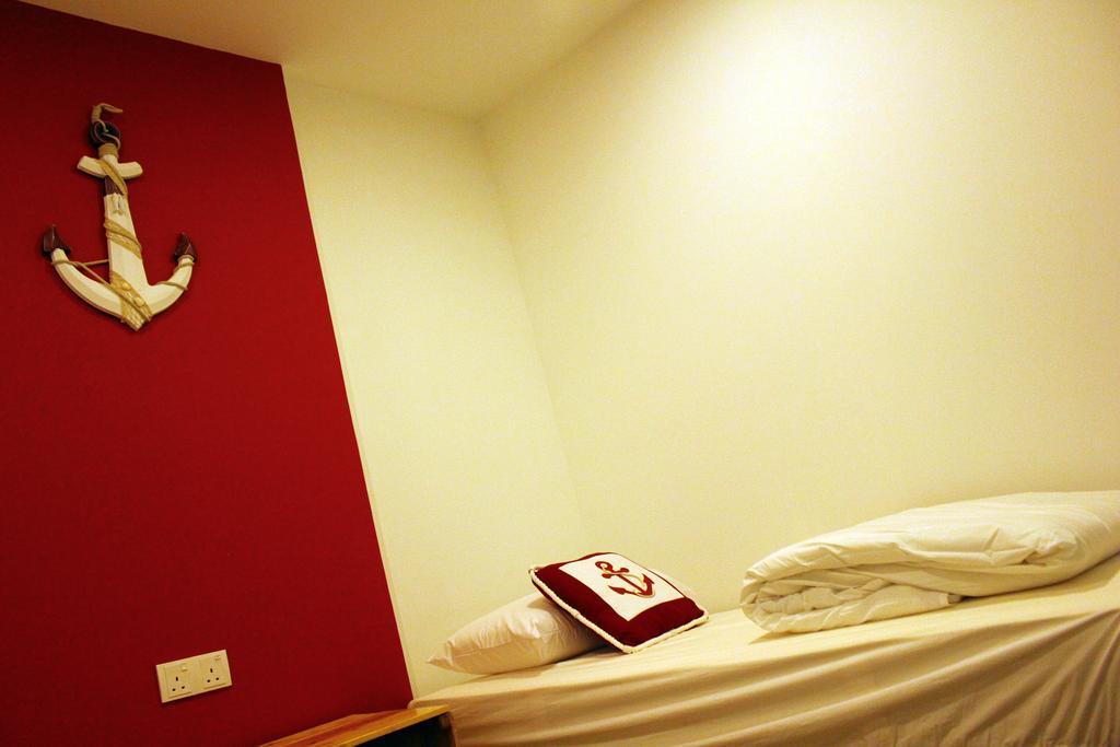 Roof Talk Theme Hostel Τζόχορ Μπάχρου Εξωτερικό φωτογραφία