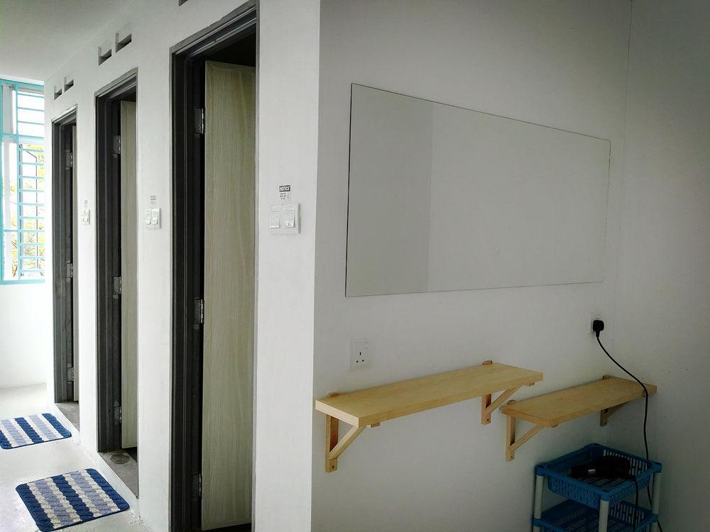 Roof Talk Theme Hostel Τζόχορ Μπάχρου Εξωτερικό φωτογραφία