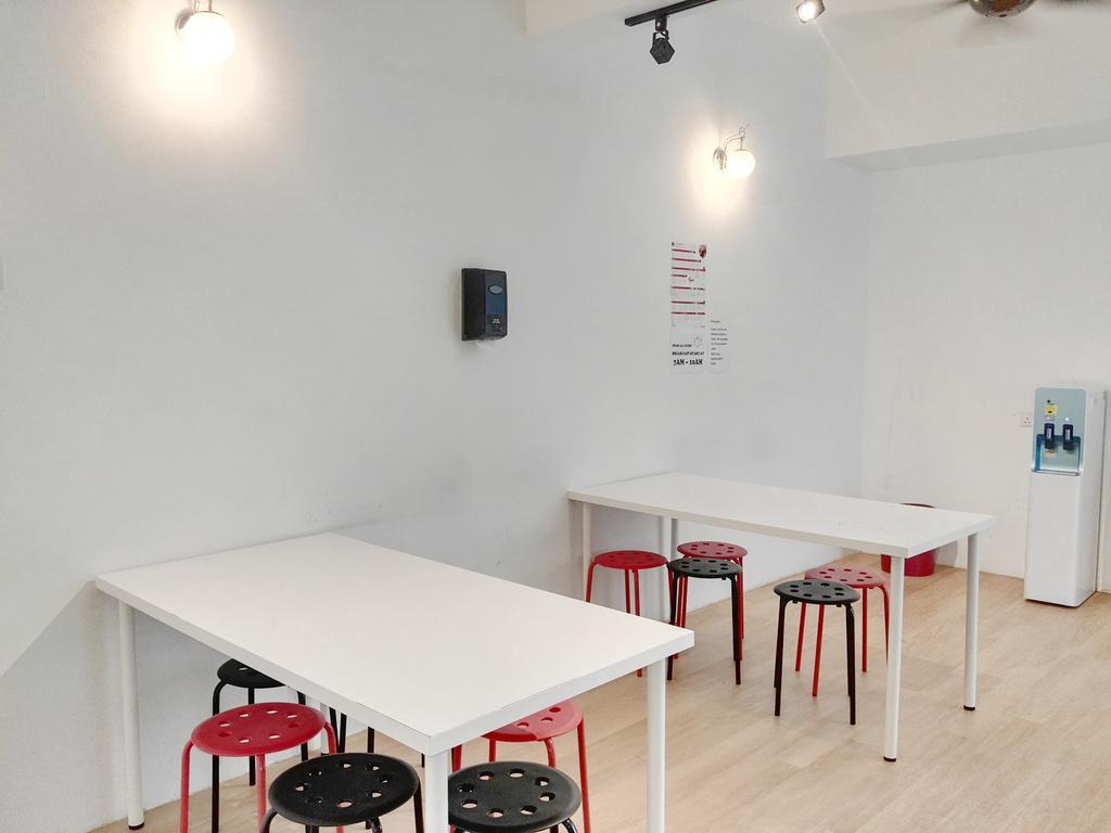 Roof Talk Theme Hostel Τζόχορ Μπάχρου Εξωτερικό φωτογραφία